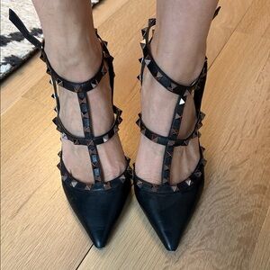 Rockstud style heels size 9